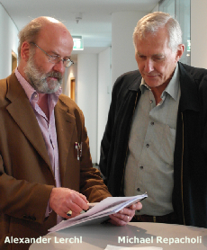 Alexander Lerchl  (links) befragt Mike Repacholi anlsslich eines Workshops in Berlin
