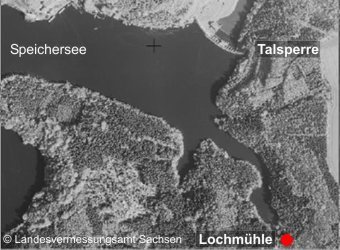Luftaufnahme der Kriebstein-Talsperre. Die Uferzonen des Speichersees sind bedeckt von üppig wachsender Vegetation   © Aufnahme: Landesvermessungsamt Sachsen 